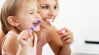 Pourquoi faut-il se brosser les dents?