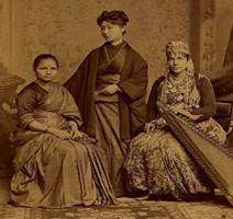 Anandaai Joshee (Inde), Kei Okami (Japon)  Tabat Istamboly  (Syrie) 1885